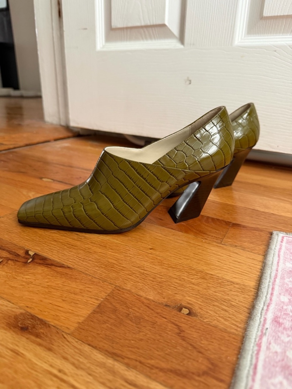 NEW Bottega Veneta Green Lewis Heels sz 37 | $1500 MSRP - Picture 4 of 10